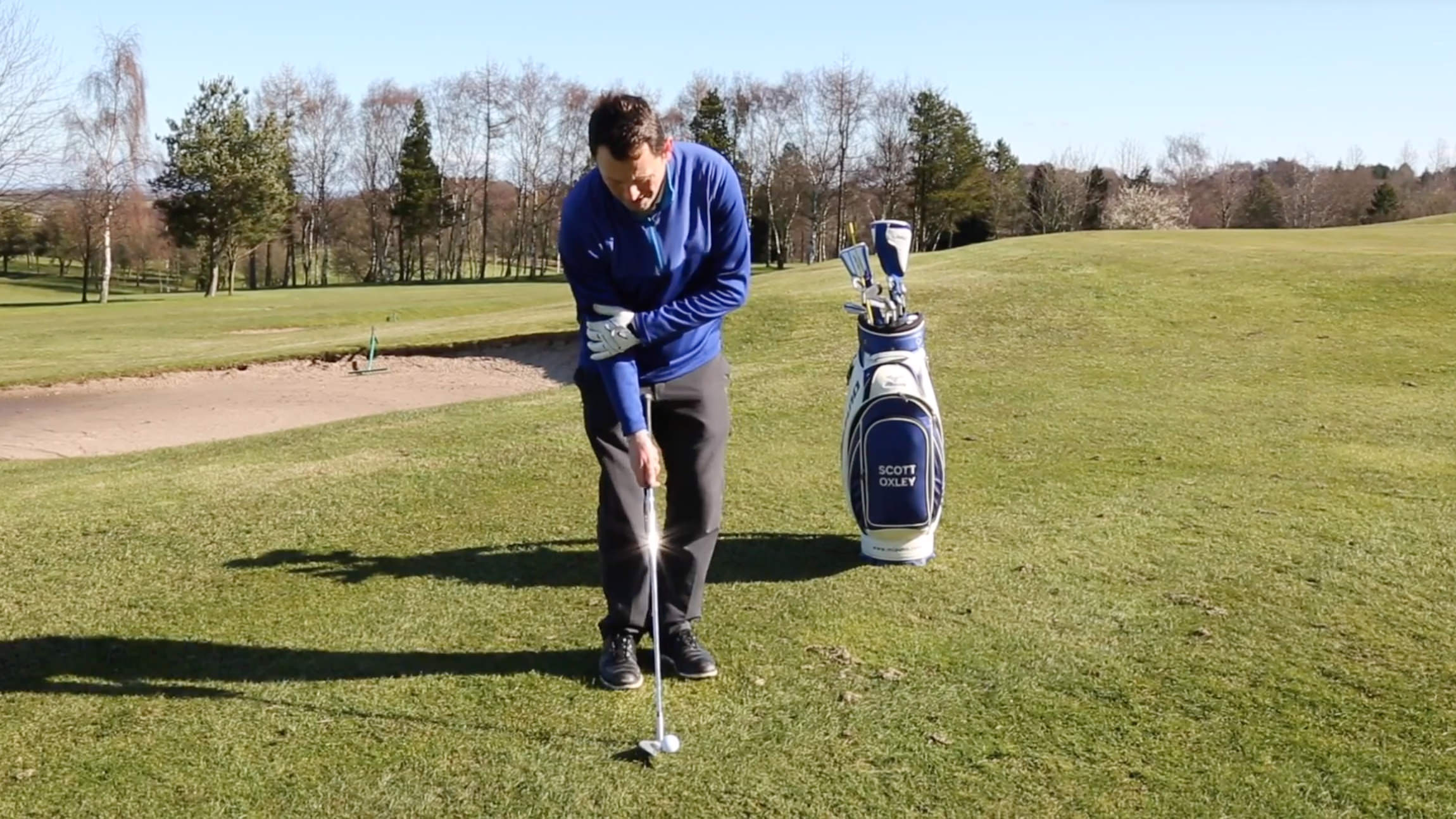 Golf Tips One handed chipping National Club Golfer