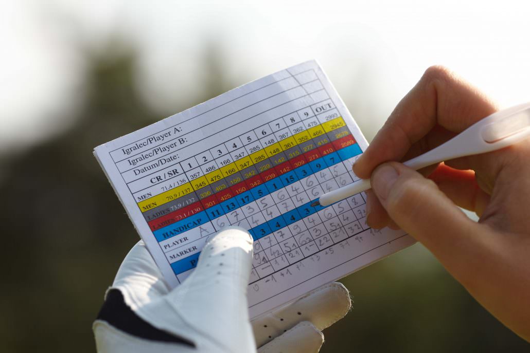 who-is-allowed-to-mark-your-scorecard-in-golf-here-s-what-the-rules