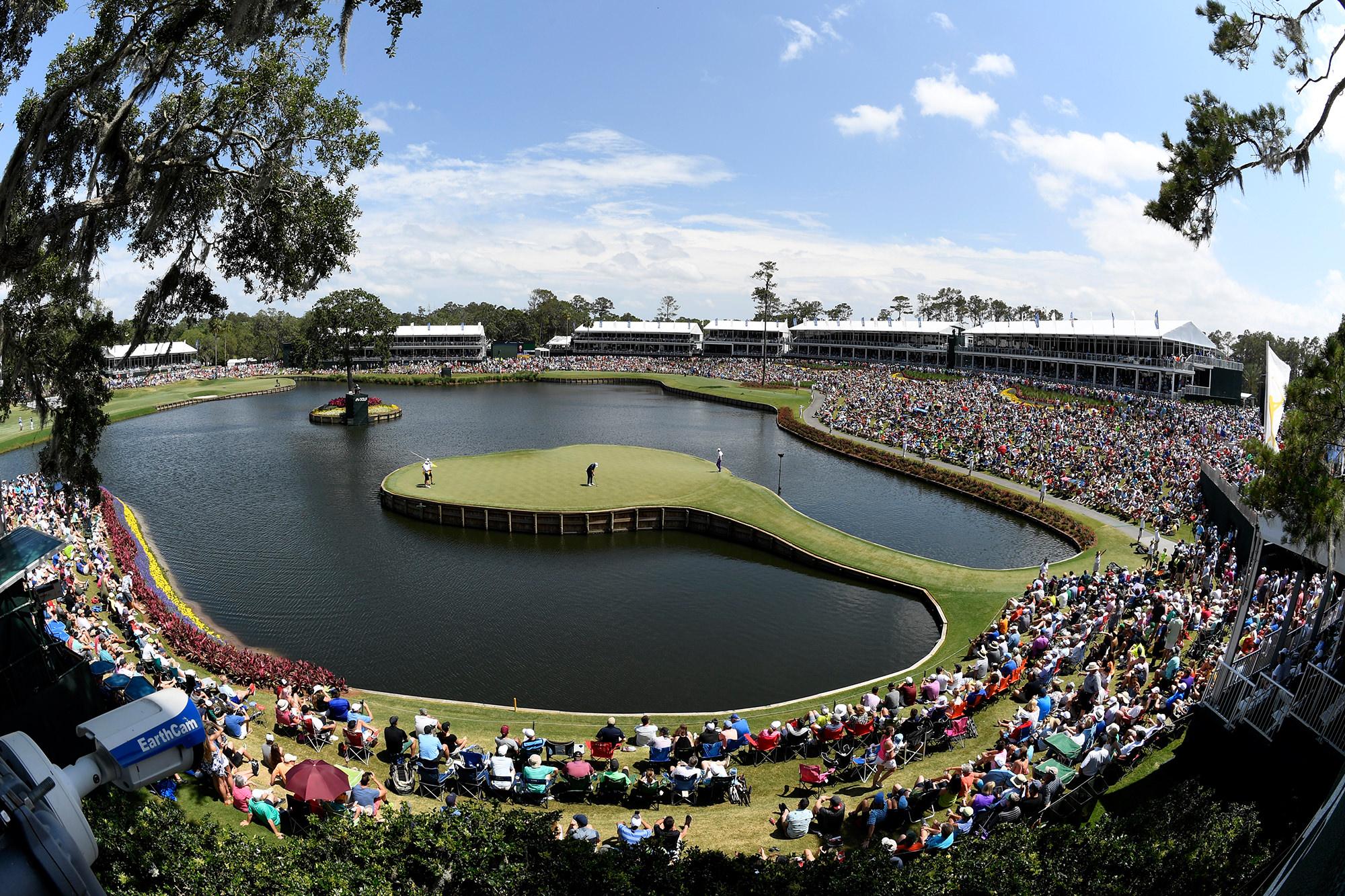 What's it like to play the 17th at TPC Sawgrass?