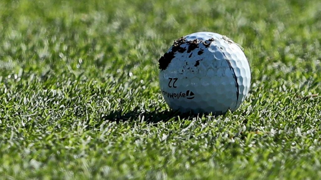 Rules of Golf explained Can I abandon my round if there is lightning