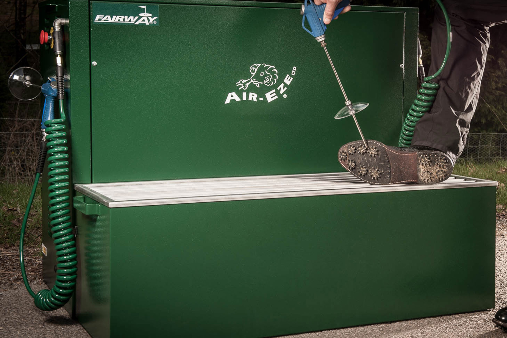 What’s the best way to clean your golf shoes? LaptrinhX / News